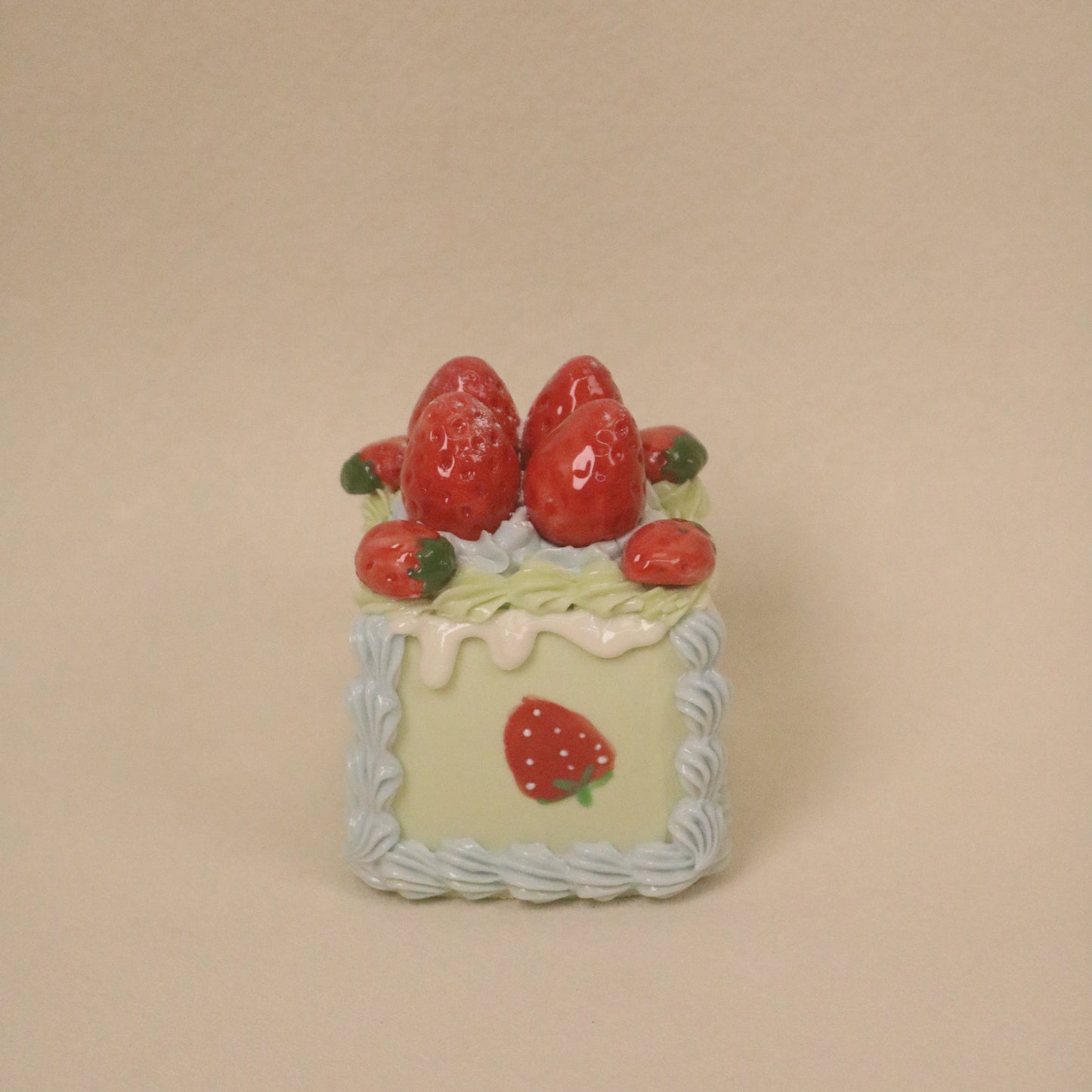 Charming Ceramic Cake Topper – Perfect Gift for Dessert Lovers