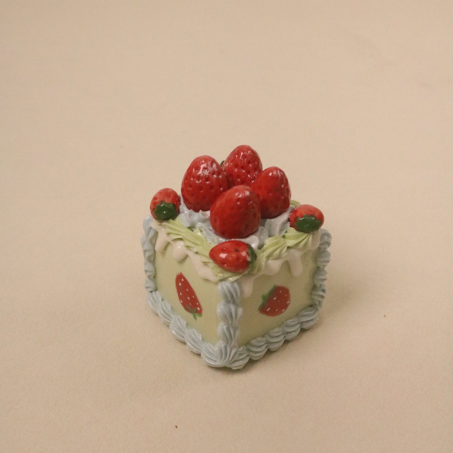 Charming Ceramic Cake Topper – Perfect Gift for Dessert Lovers