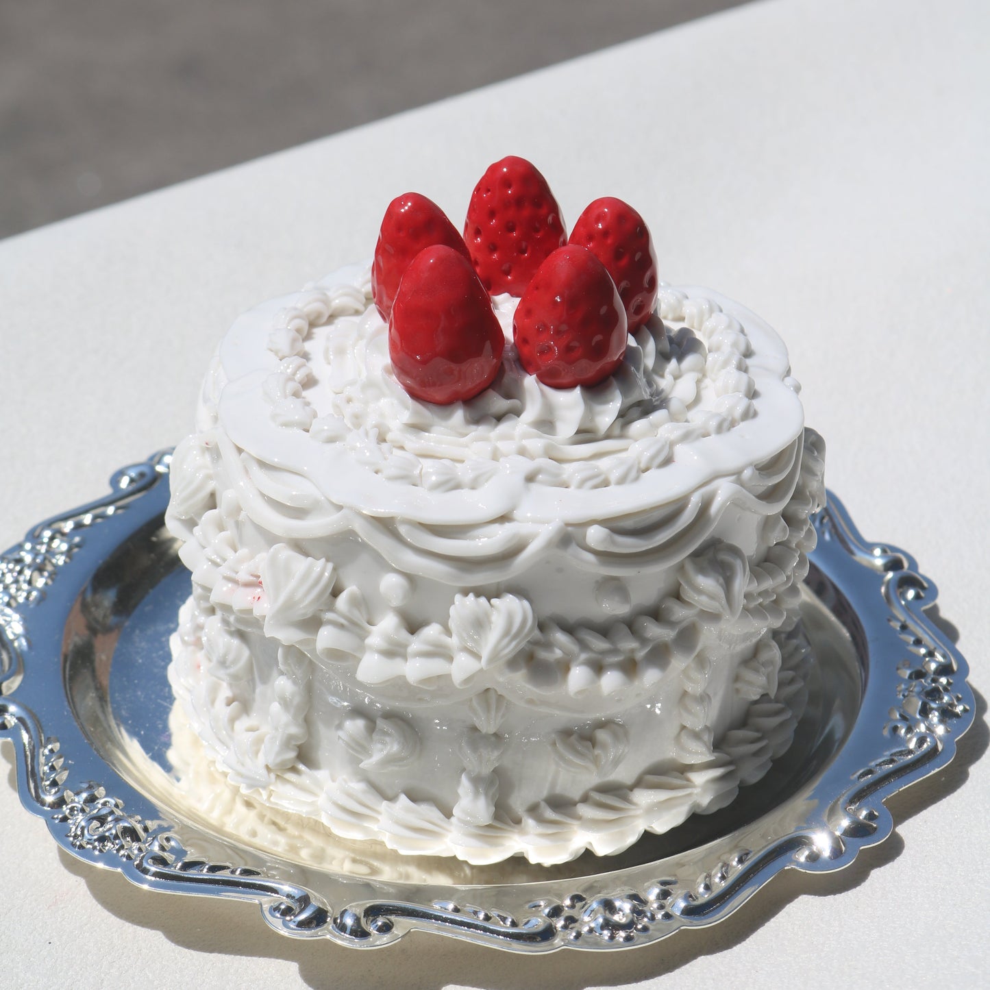 Clementine Crimson Strawberry Spirit in Porcelain Frosting
