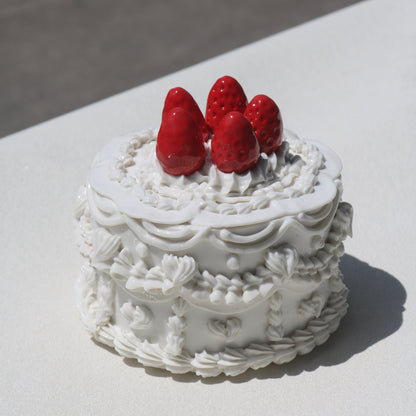 Clementine Crimson Strawberry Spirit in Porcelain Frosting