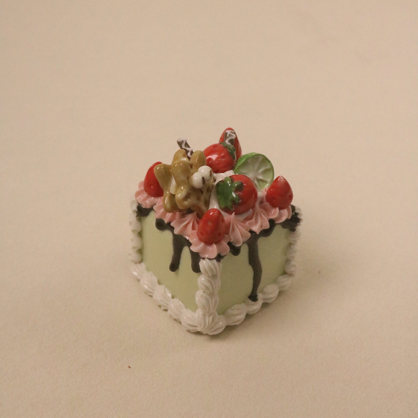 Handmade Ceramic Pistachio-flavored Cookie Decoration Strawberry Square Fruit Cream Dessert Decoration