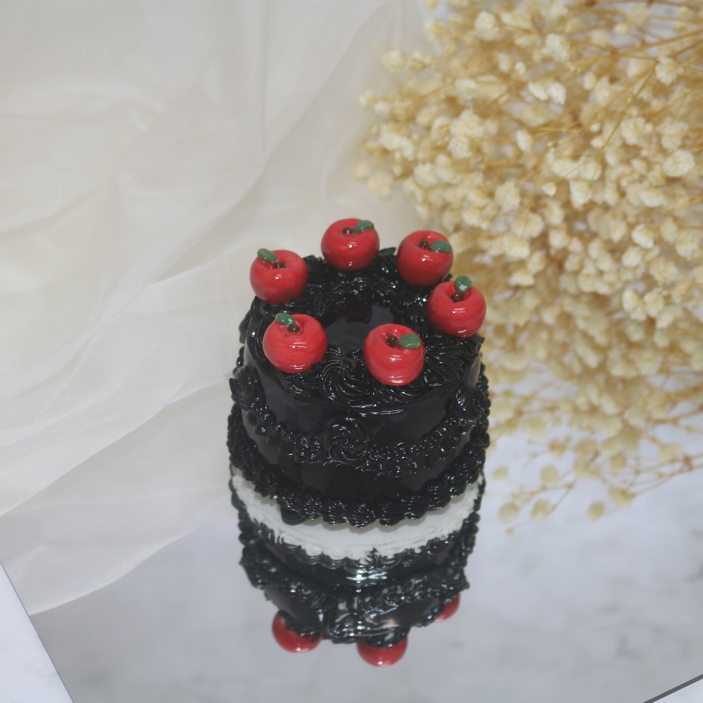 Handmade Gothic Ceramic Cake Sculpture, Black Rose & Thorn Figurine, Whimsical Art Collectible, Red Queen's Gift (CLAYYING)