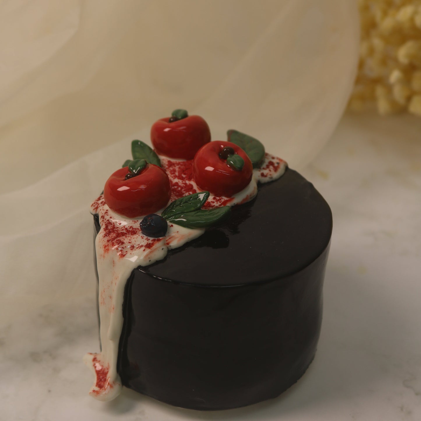 Handmade Gothic Ceramic Cake Sculpture, Black Rose & Thorn Figurine, Whimsical Art Collectible, Red Queen's Gift (CLAYYING)