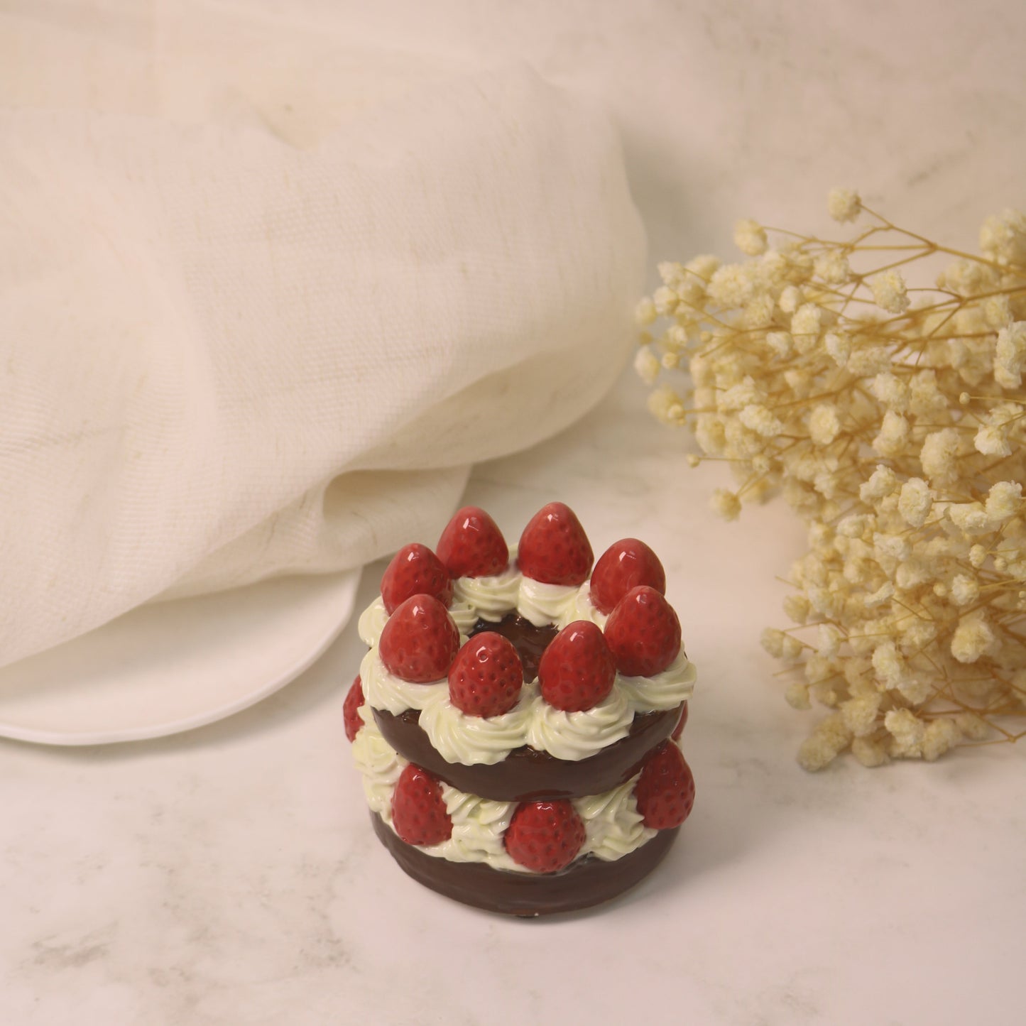 Handmade Fake Cake Ornament Ceramic Chocolate Strawberry Dessert Decor